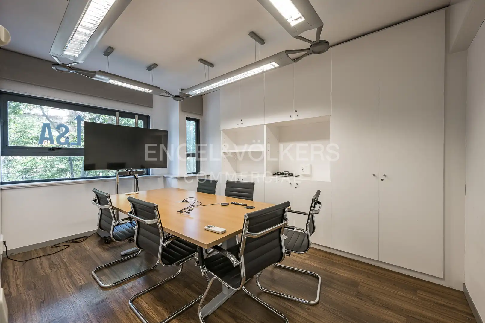 Büro zur Miete in Barcelona mit Klimaanlage, Heizung und Möbliert