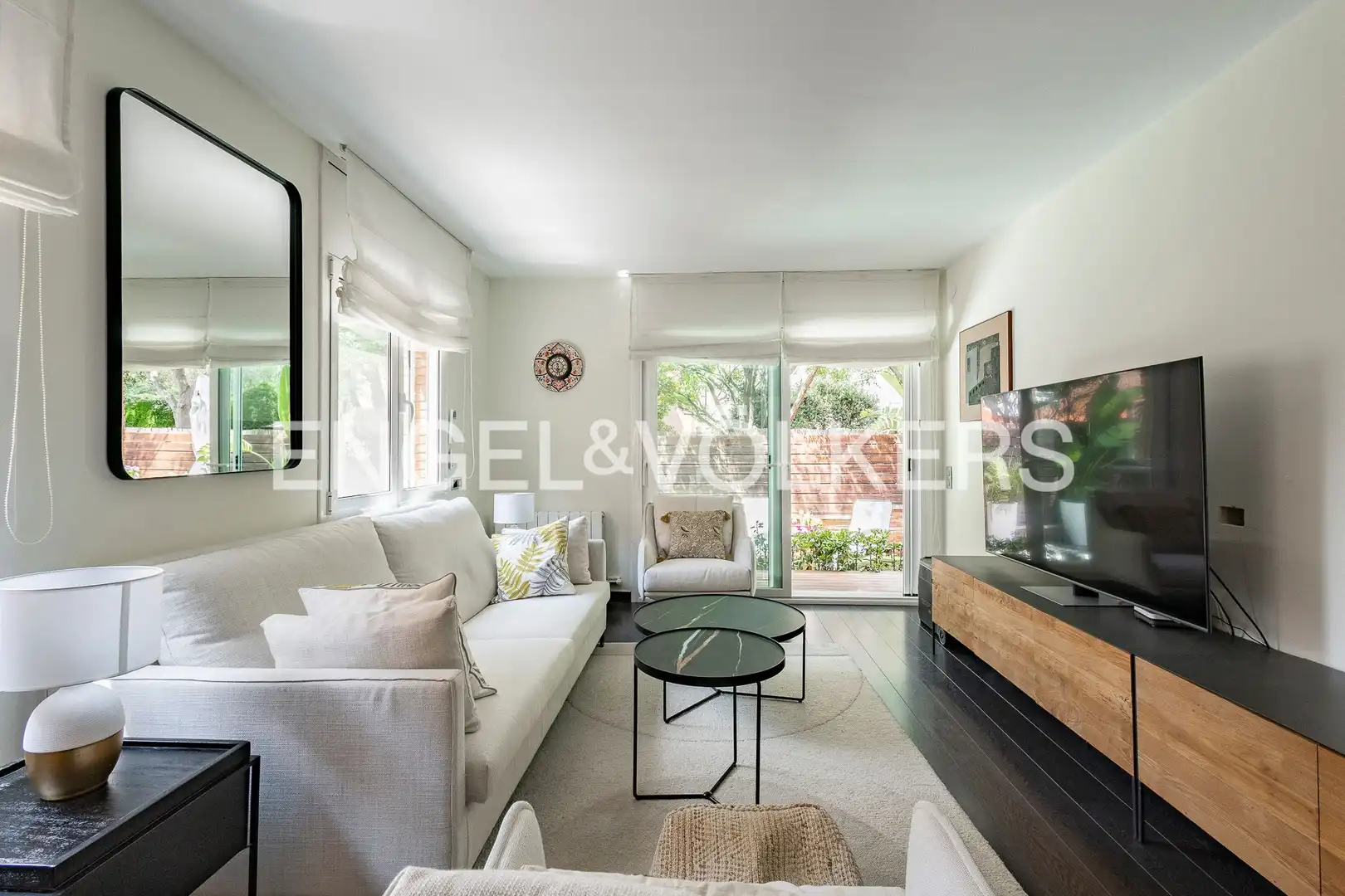 Sala d'estar de Apartament en venda en Esplugues de Llobregat amb Aire condicionat, Calefacció i Jardí privat