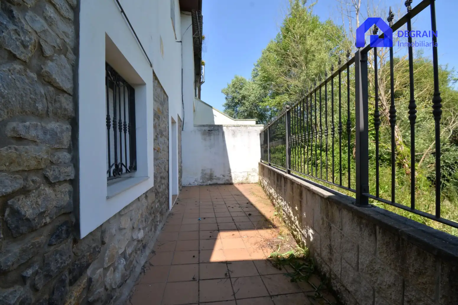 Vista exterior de Casa o chalet en venta en Salas con Calefacción, Terraza y Trastero