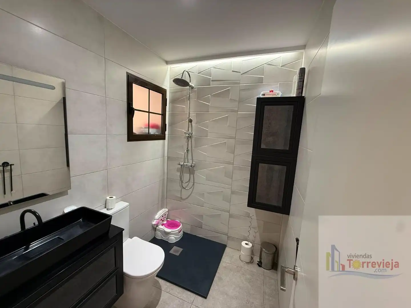 Baño de Casa o chalet en venta en Torrevieja con Aire acondicionado, Terraza y Trastero