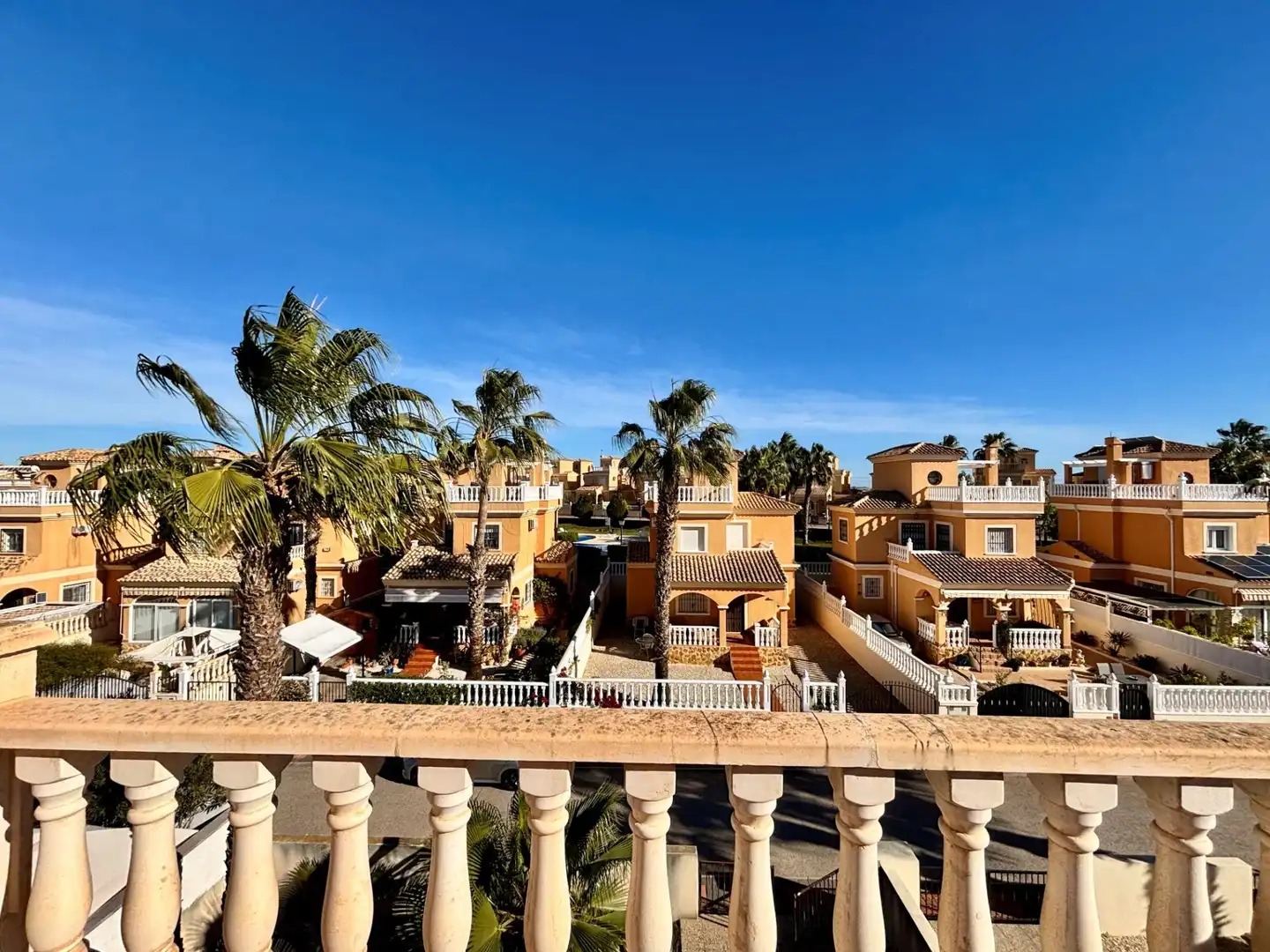 Vista exterior de Casa o xalet en venda en Algorfa amb Jardí privat, Terrassa i Moblat
