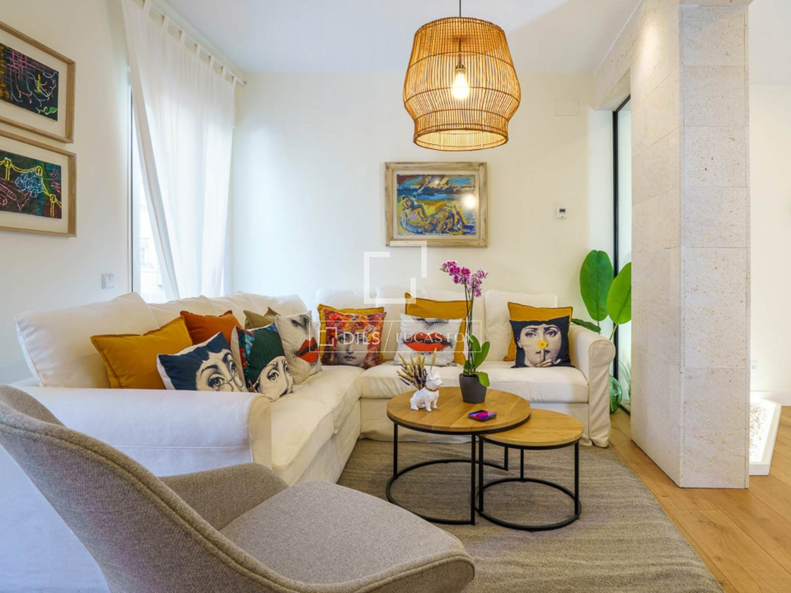 Living room of Flat for rent in Sepúlveda  with Air Conditioner and Furnished