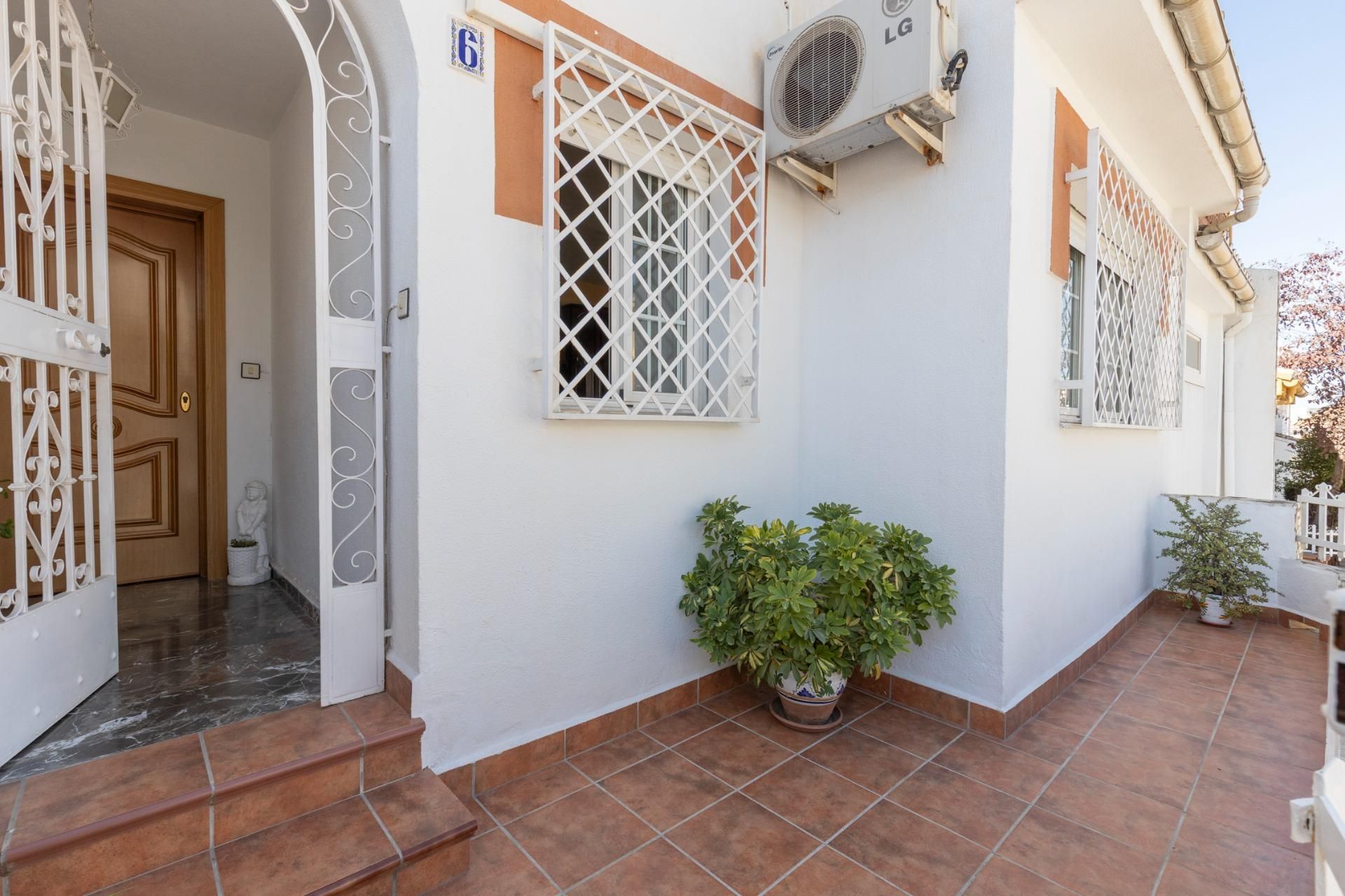 Single-family semi-detached for sale in Huétor Vega  with Air Conditioner, Heating and Terrace