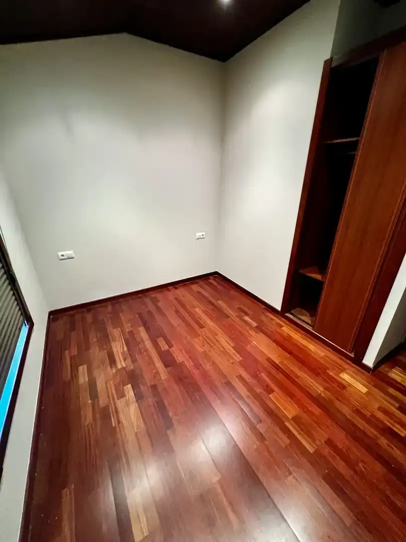Piso en venta en Cangas  con Jardín privado, Parquet y Piscina