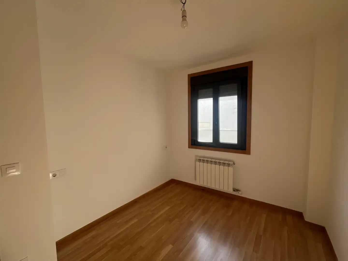 Bedroom of Flat for rent in Vigo   with Heating, Oven and Washing machine
