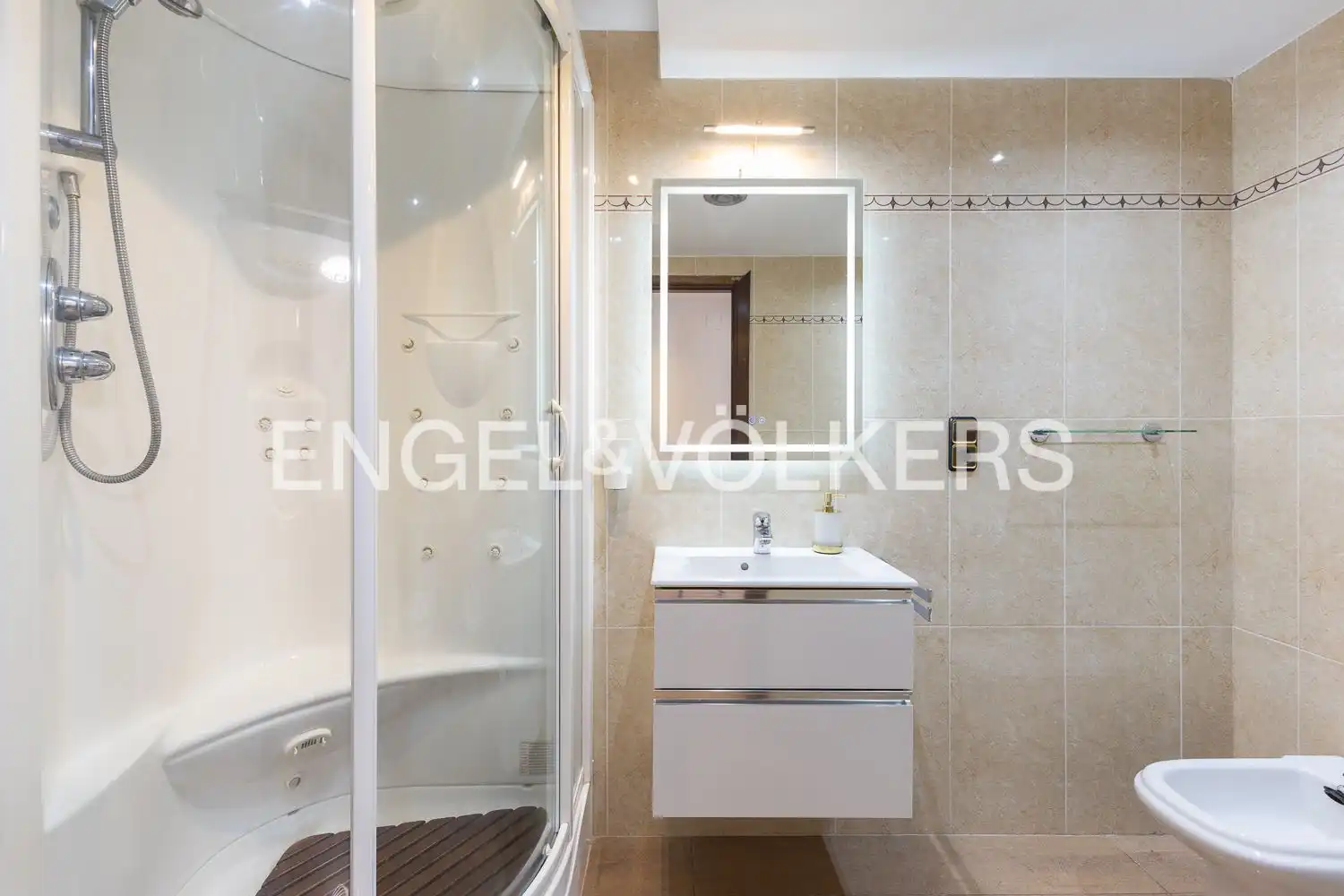 Baño de Piso de alquiler en Valencia con Aire acondicionado, Calefacción y Parquet