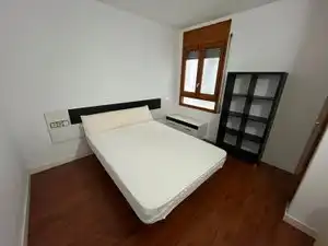 Schlafzimmer von Wohnung zum Verkauf in Vic mit Heizung, Möbliert und Ofen