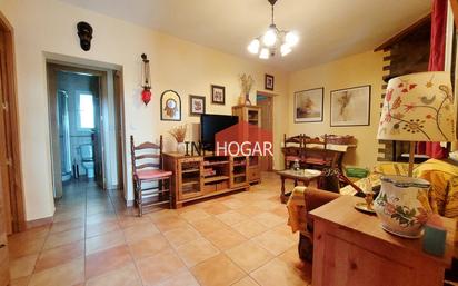 Sala d'estar de Casa o xalet en venda en Herradón de Pinares amb Terrassa