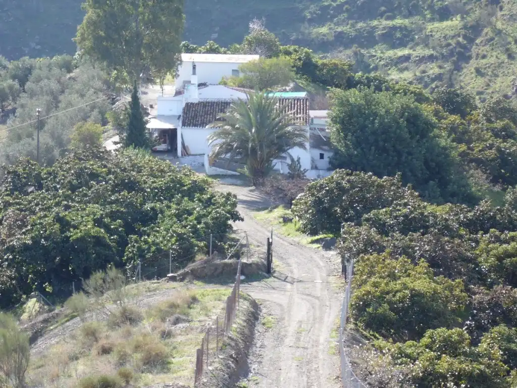 Casa rustica con giardino in vendita a Viñuela
