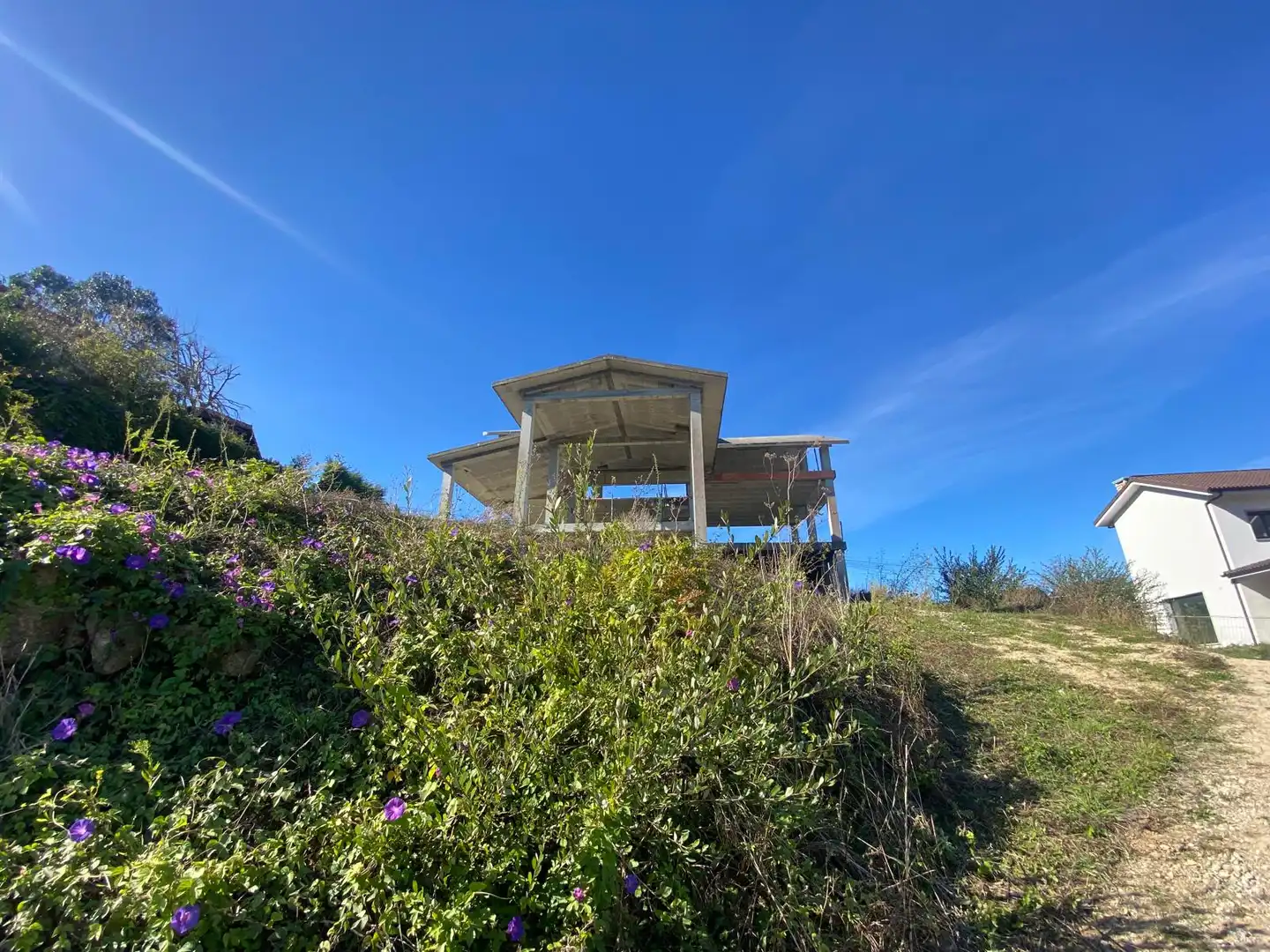 Vista exterior de Casa o xalet en venda en Arteixo amb Jardí privat i Traster