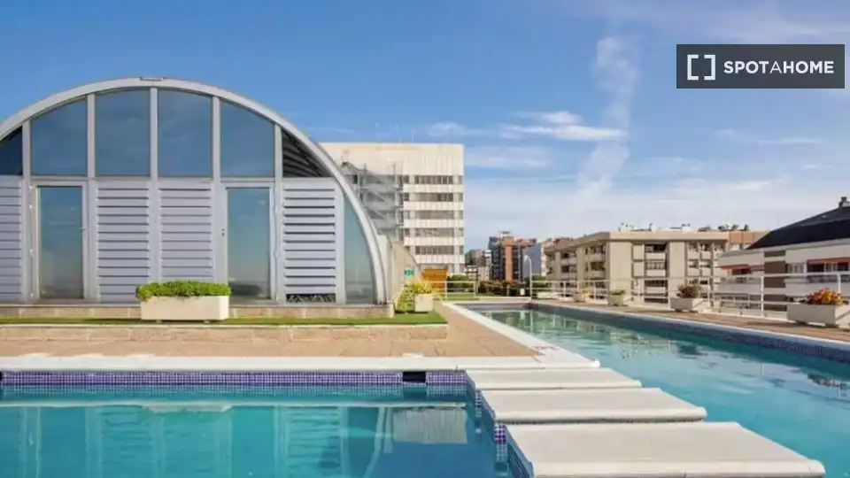 Swimming pool of Flat for rent in Madrid  with Air Conditioner, Heating and Furnished