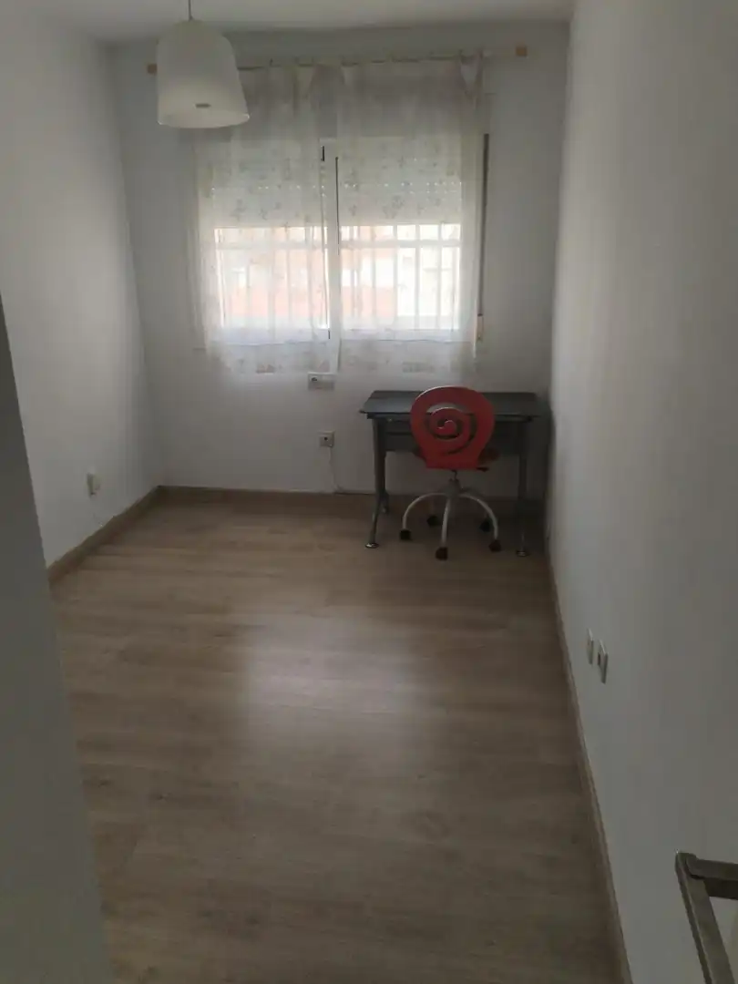 Bedroom of Flat for rent in Almería