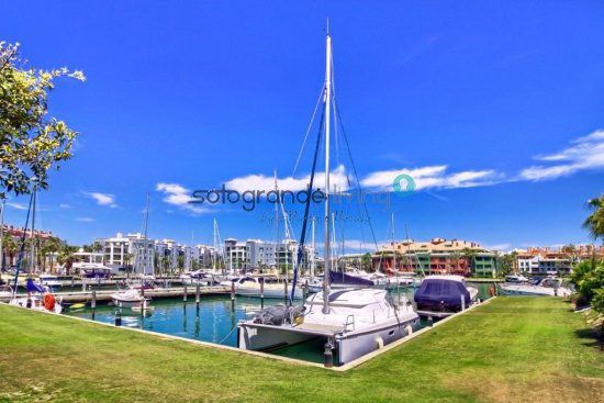 Exterior view of Single-family semi-detached to rent in Sotogrande  with Air Conditioner, Heating and Private garden