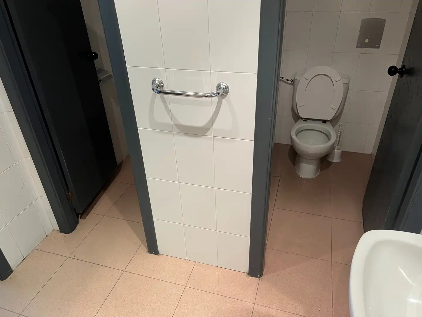 Baño de Nave industrial de alquiler en Santiago de Compostela  con Calefacción