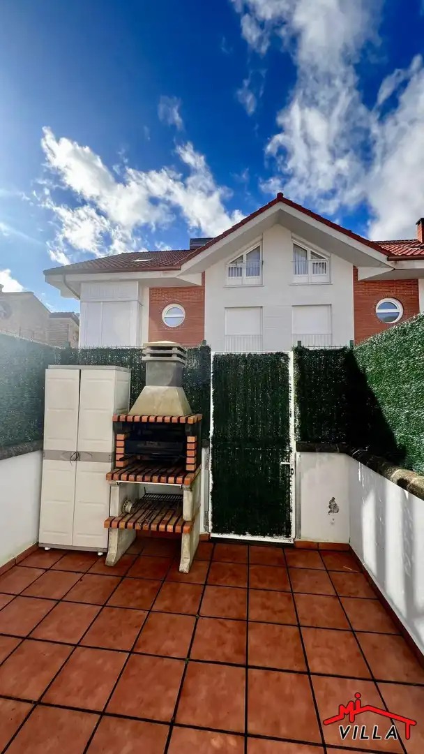 Jardín de Casa adosada en venta en Ampuero con Calefacción, Terraza y Trastero