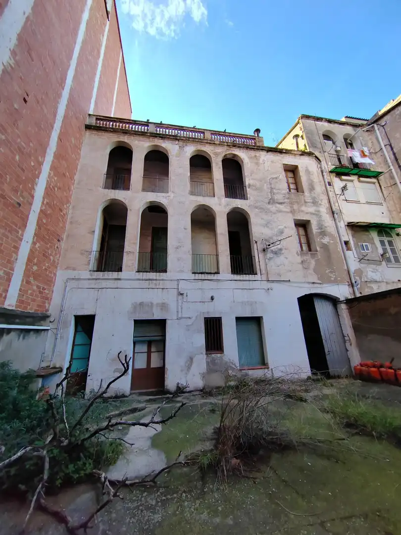 Außenansicht von Gebäude zum Verkauf in Molins de Rei
