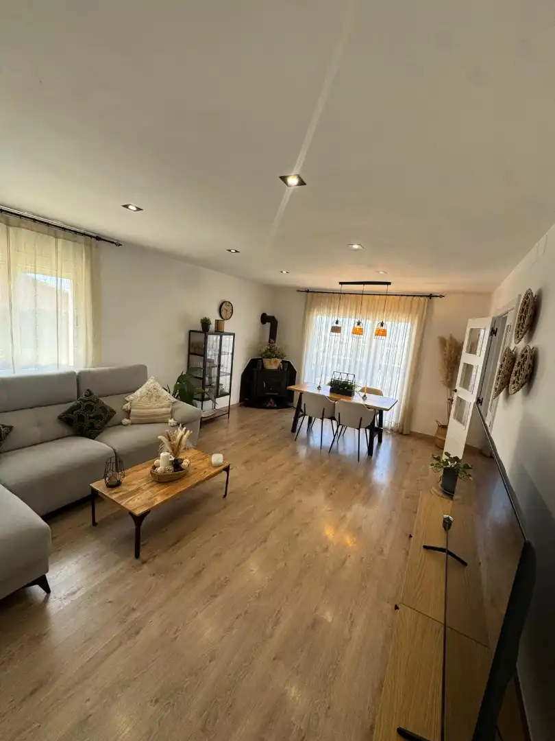 Sala de estar de Casa o chalet en venta en Abrera con Aire acondicionado, Jardín privado y Parquet