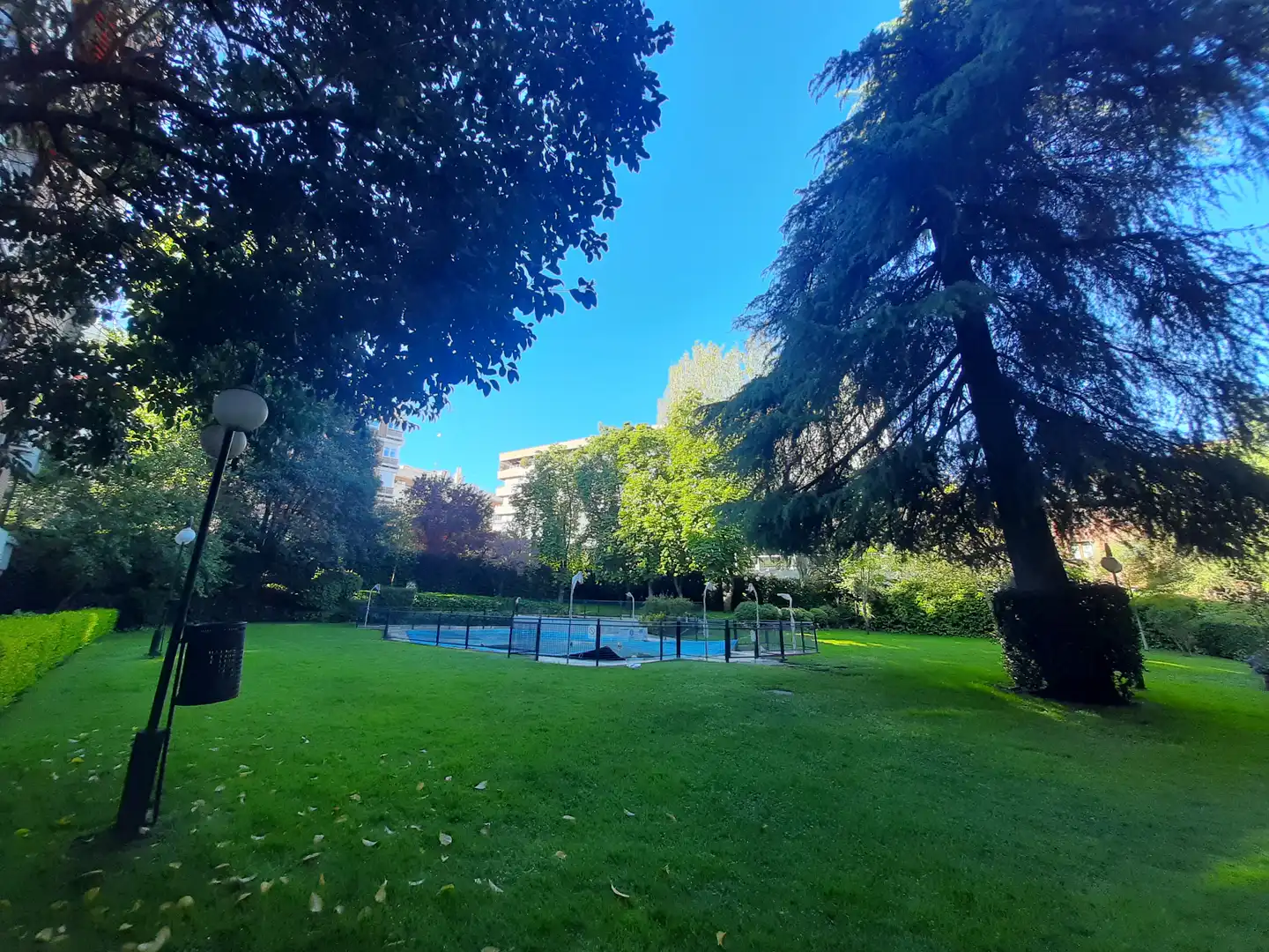 Jardí de Pis de lloguer en Madrid amb Calefacció, Terrassa i Forn