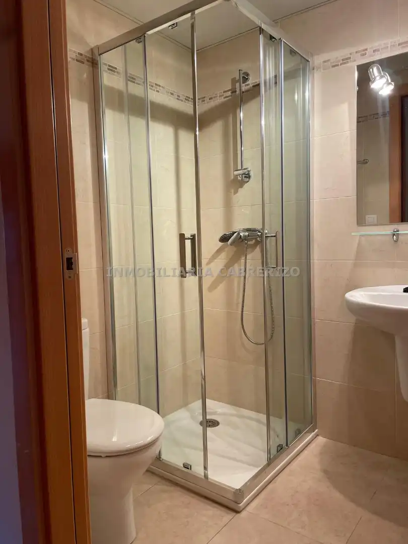 Bany de Apartament de lloguer en  Logroño amb Calefacció, Parquet i Terrassa