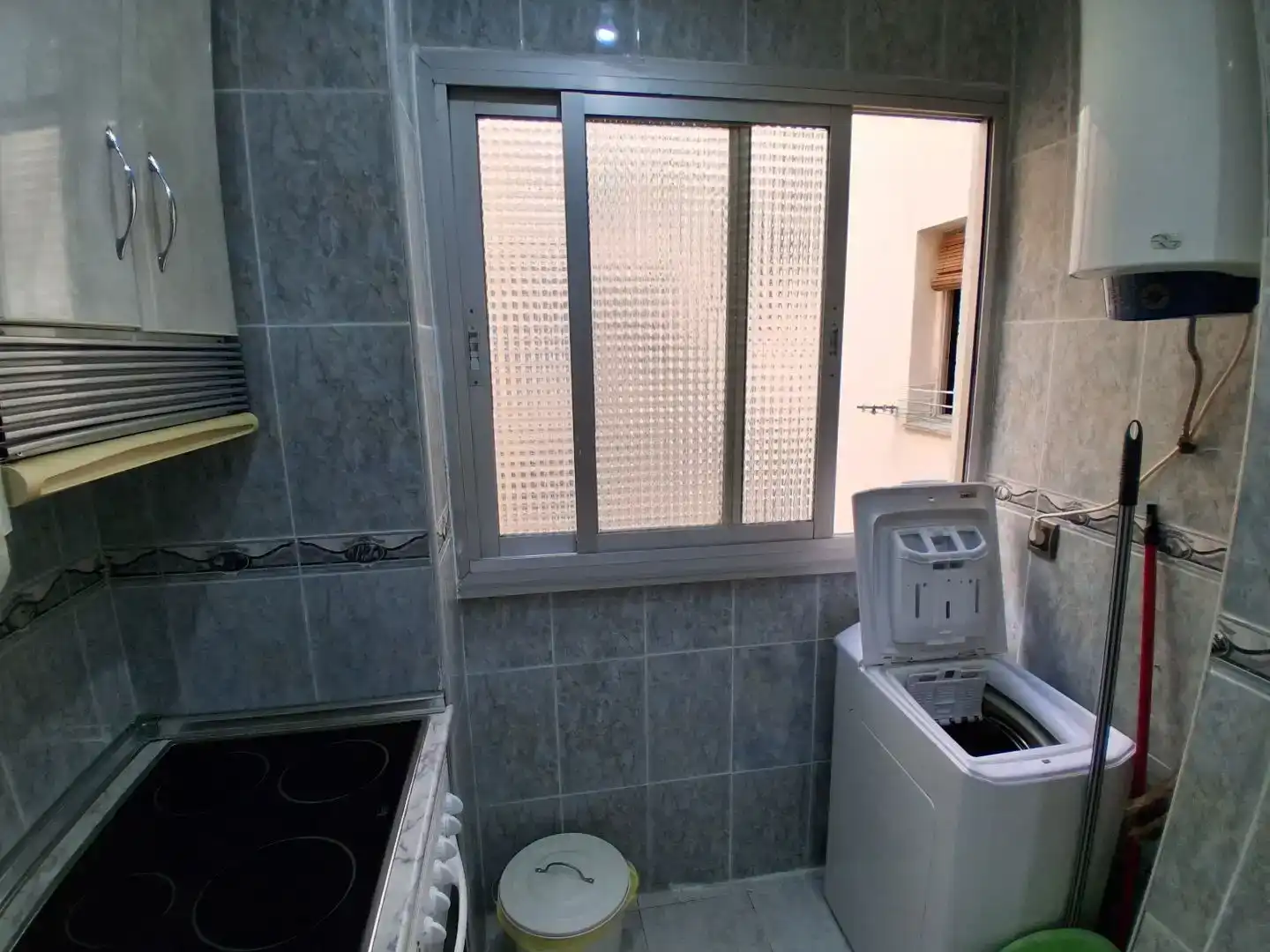 Bathroom of Flat for sale in  Madrid Capital
