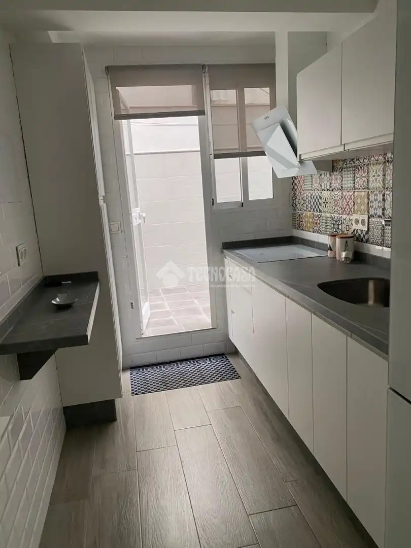 Kitchen of Flat for rent in Huelva