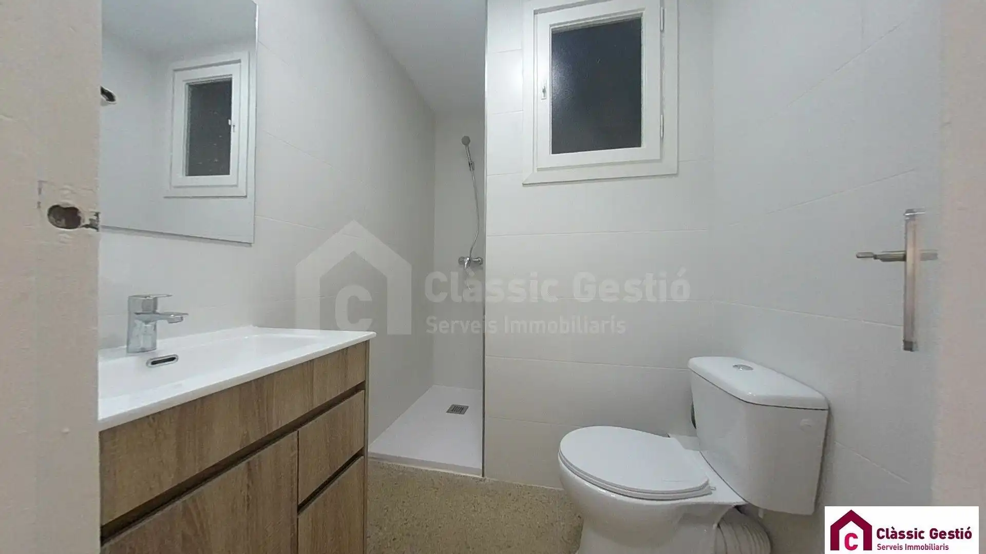 Badezimmer von Wohnung zum Verkauf in Terrassa