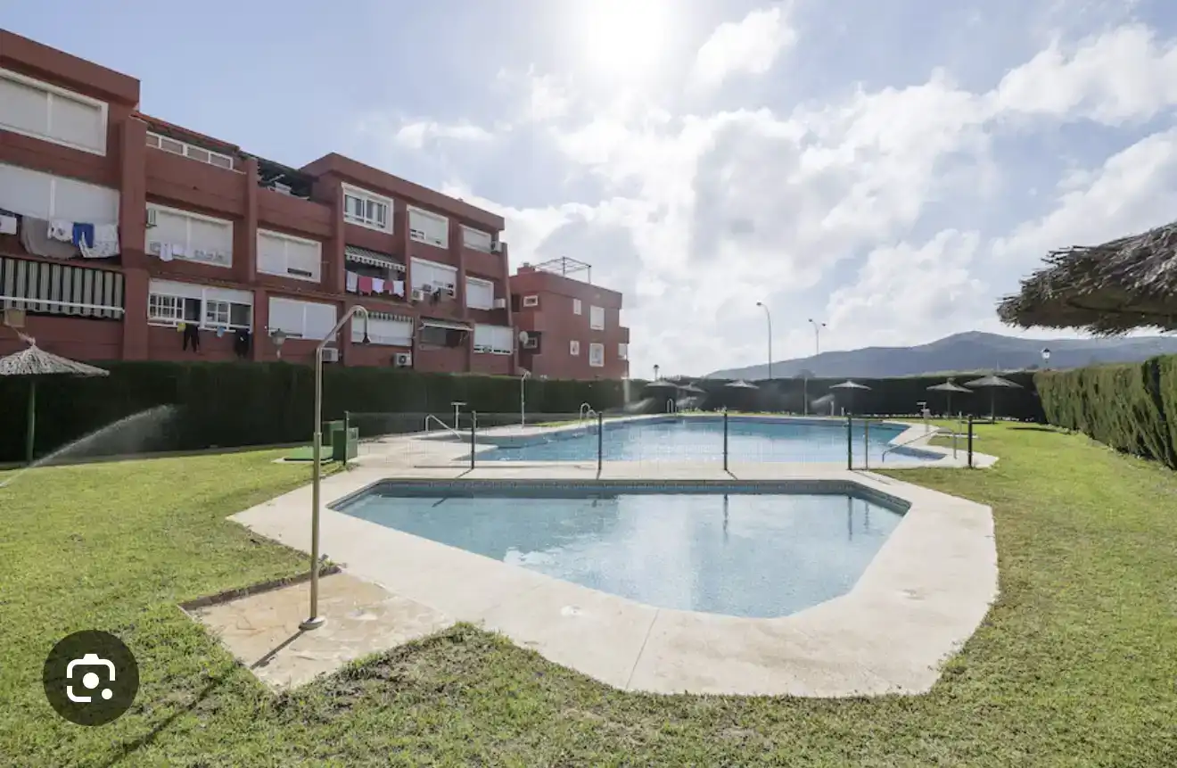Piscina de Pis en venda en Algeciras amb Aire condicionat, Terrassa i Piscina