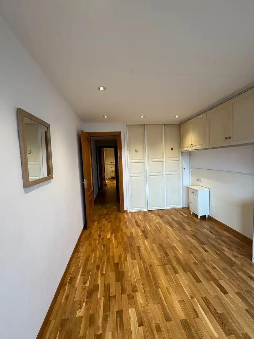 Piso de alquiler en Gijón  con Calefacción, Parquet y Amueblado