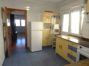 Cocina de Piso de alquiler en Gijón  con Calefacción, Parquet y Amueblado