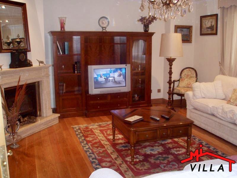 Sala de estar de Casa o chalet en venta en Laredo con Terraza, Amueblado y Balcón