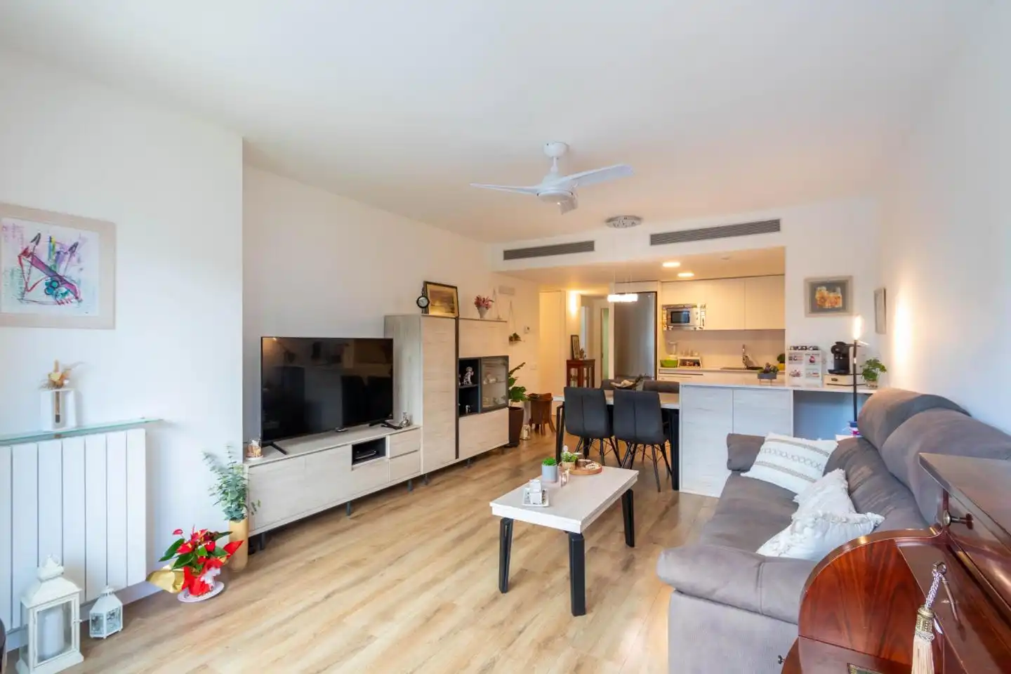 Sala de estar de Piso en venta en Terrassa con Aire acondicionado, Calefacción y Parquet