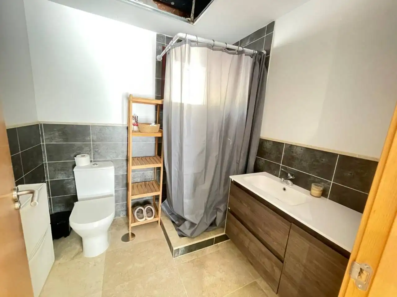 Baño de Casa adosada en venta en Casares con Jardín privado, Terraza y Piscina