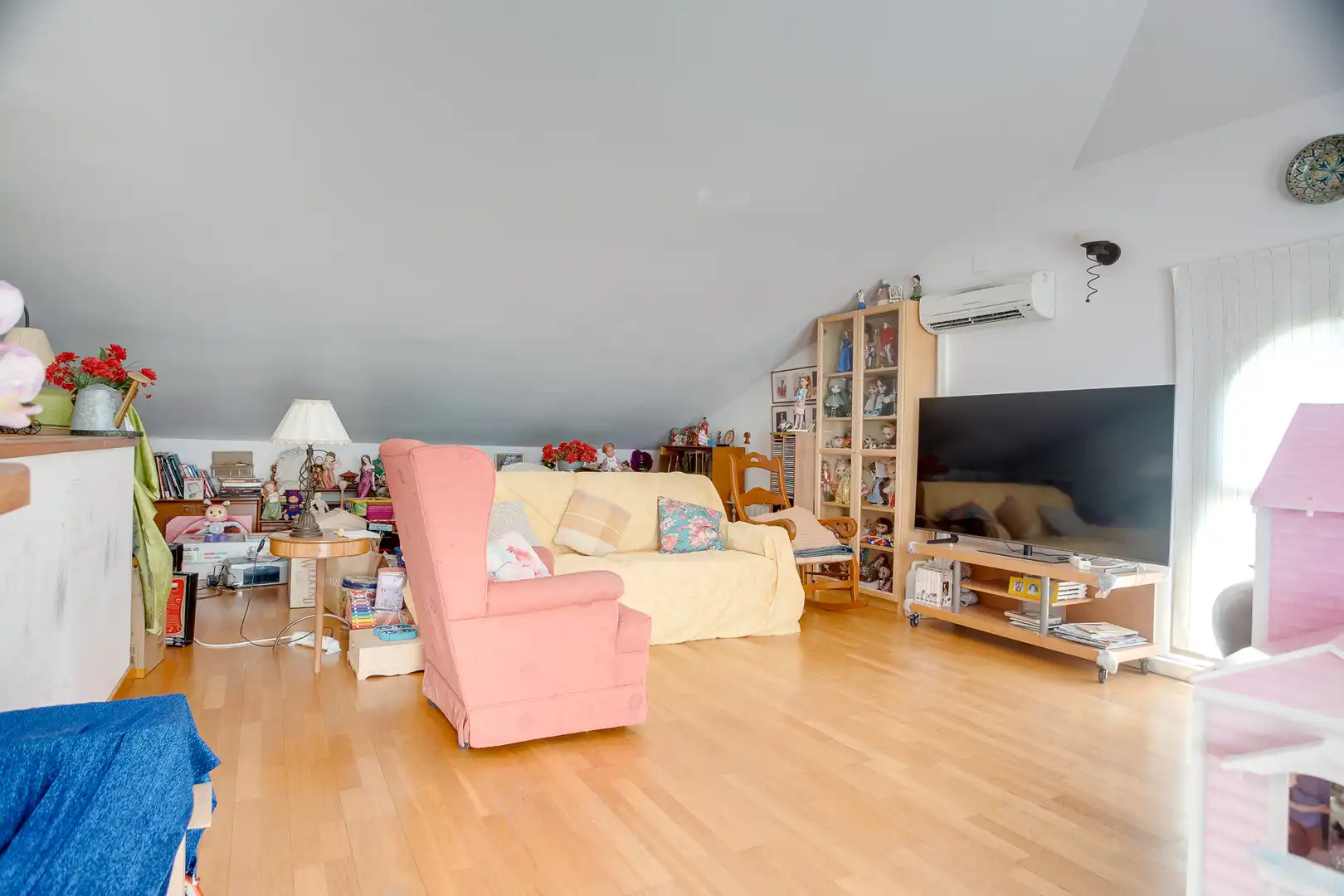 Wohnzimmer von Einfamilien-Reihenhaus zum Verkauf in Premià de Dalt mit Klimaanlage, Heizung und Privatgarten
