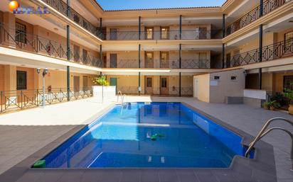 Schwimmbecken von Wohnungen zum verkauf in Motril mit Terrasse und Balkon