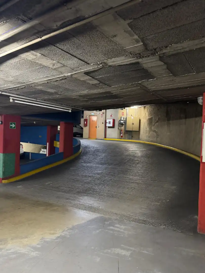 Parking de Garaje en venta en Badalona con Alarma