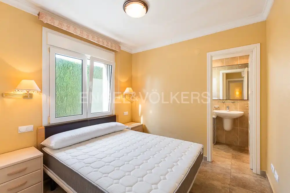 Bedroom of Houses for sale in Oliva  with Air Conditioner, Heating and Private garden