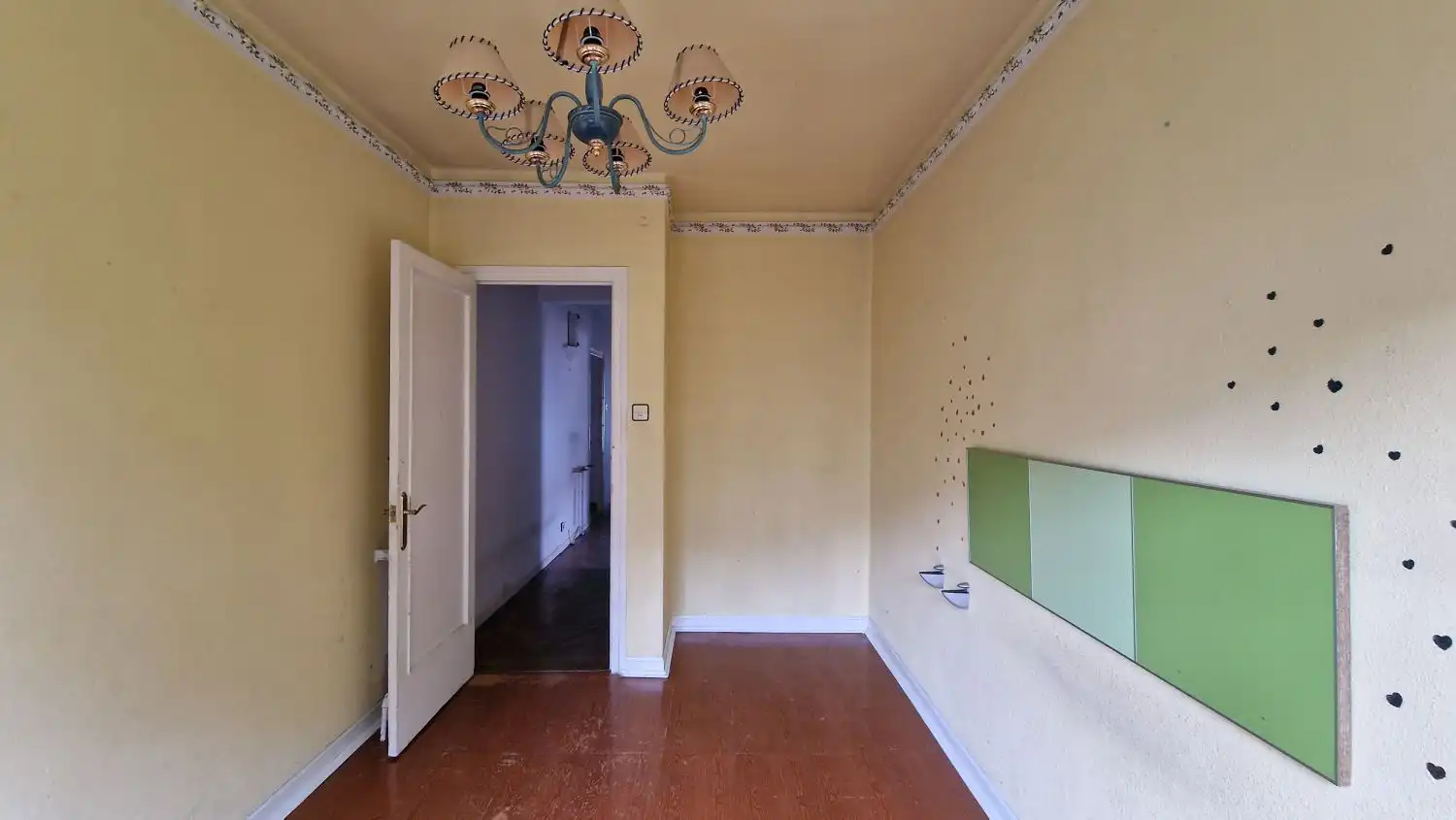 Casa o xalet en venda en Torrelavega  amb Terrassa, Traster i Balcó