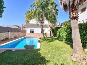Villa con piscina in vendita a Segur de Calafell