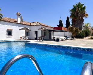 Piscina de Casa o xalet en venda en Chiclana de la Frontera amb Jardí privat, Terrassa i Piscina