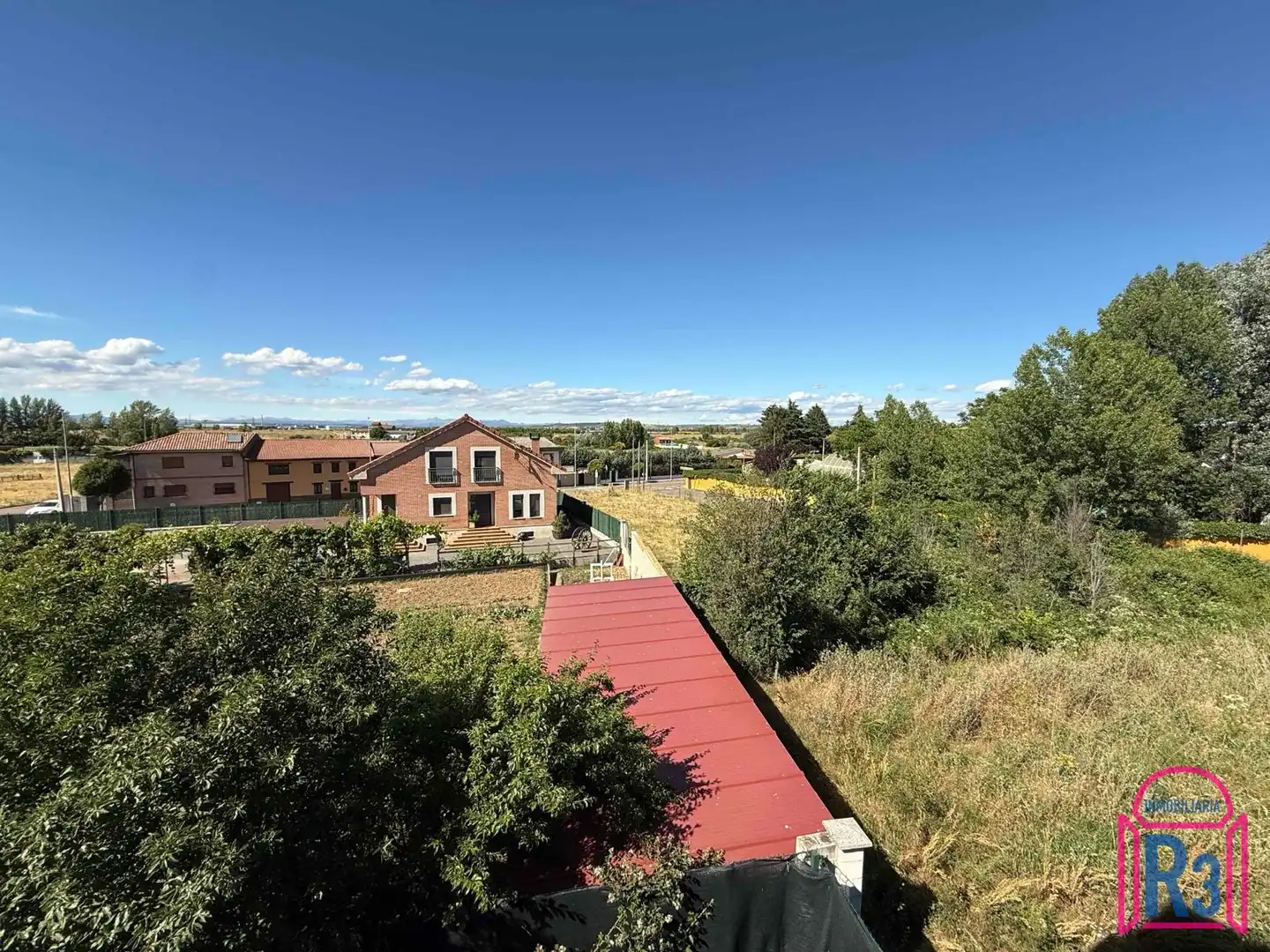 Casa adosada en venda en Onzonilla amb Calefacció i Traster