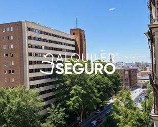 Pis de lloguer a Elfo, Marroquina
