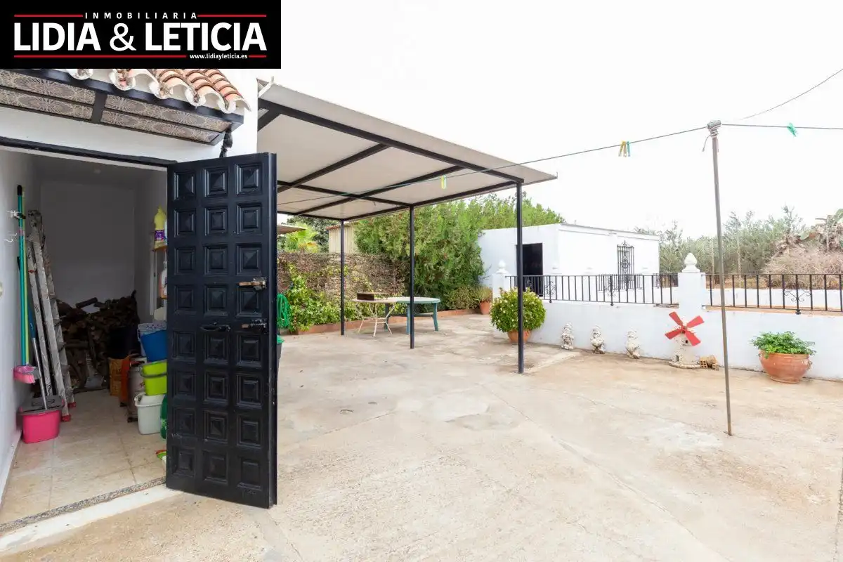 Vista exterior de Casa o chalet en venta en Alcalá de Guadaira con Aire acondicionado, Calefacción y Jardín privado