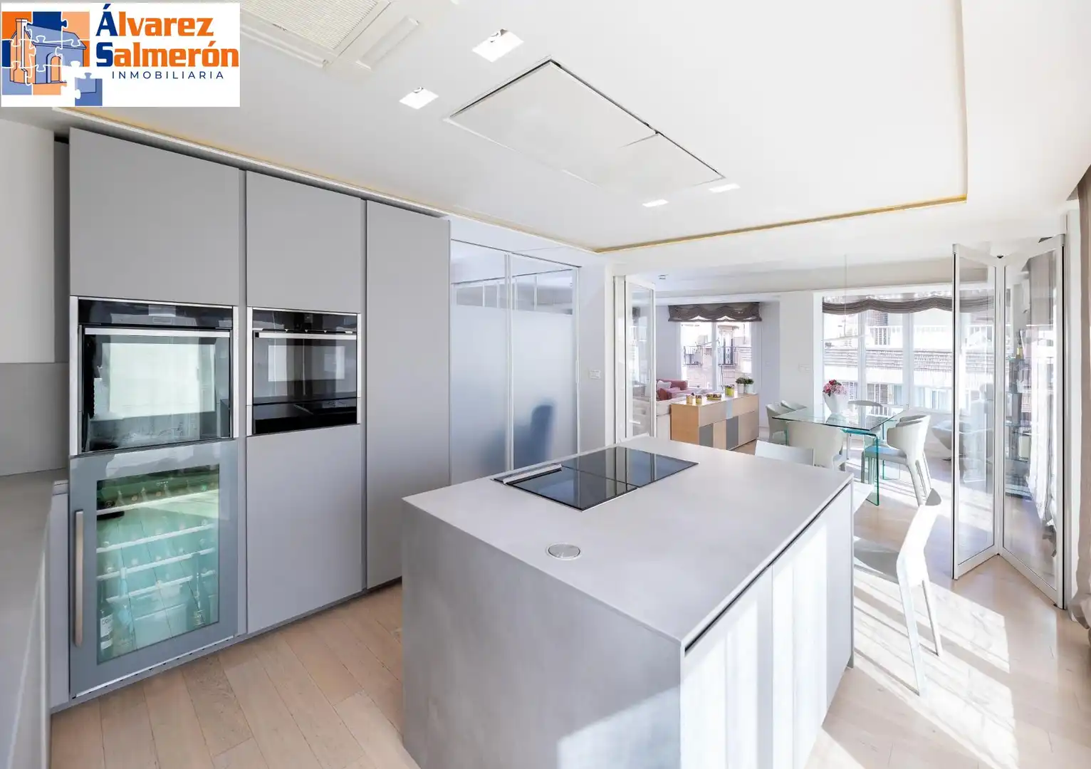Kitchen of Flat for sale in Granada  with Air Conditioner