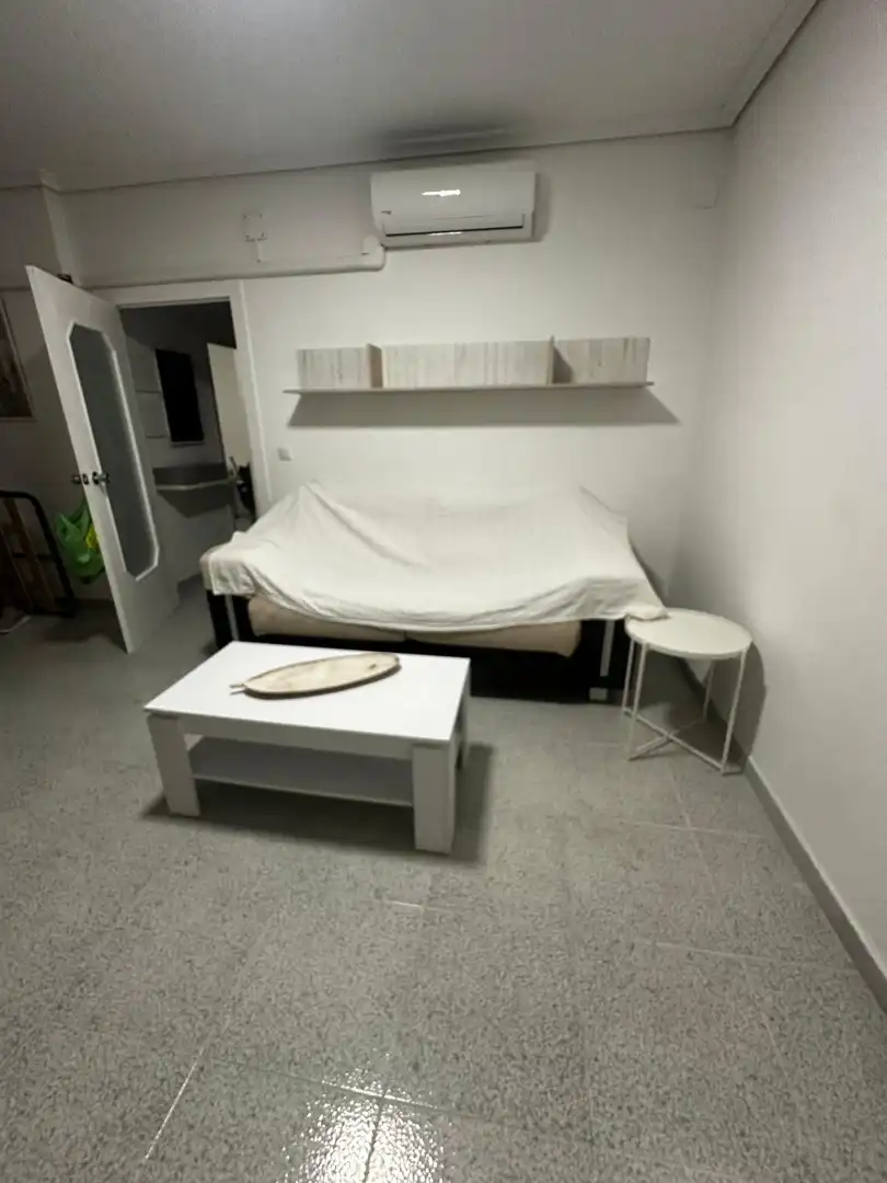 Bedroom of Flat for share in Jaén  with Air Conditioner, Furnished and Balcony