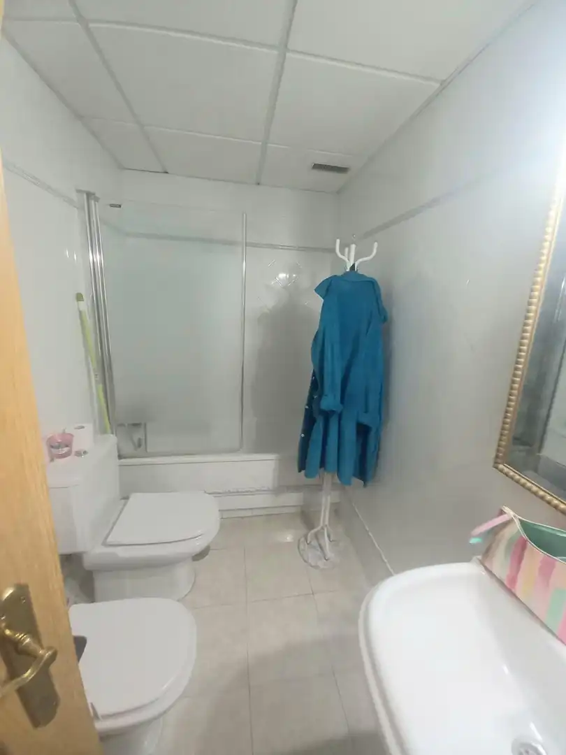 Bany de Casa o xalet en venda en Córdoba amb Aire condicionat, Calefacció i Terrassa