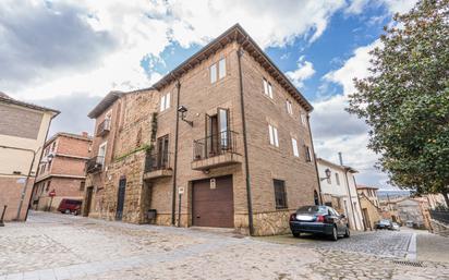 Vista exterior de Casa o xalet en venda en Navarrete amb Calefacció, Parquet i Balcó