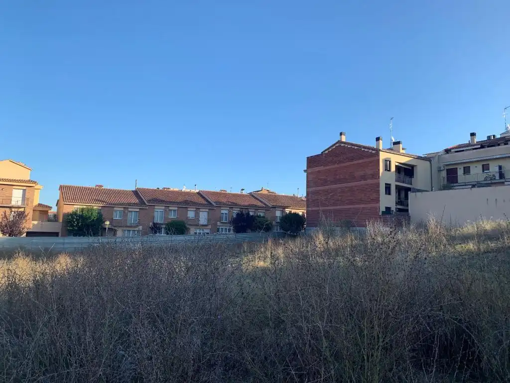 Residential land for sale in Carrer Pau Clarís 35