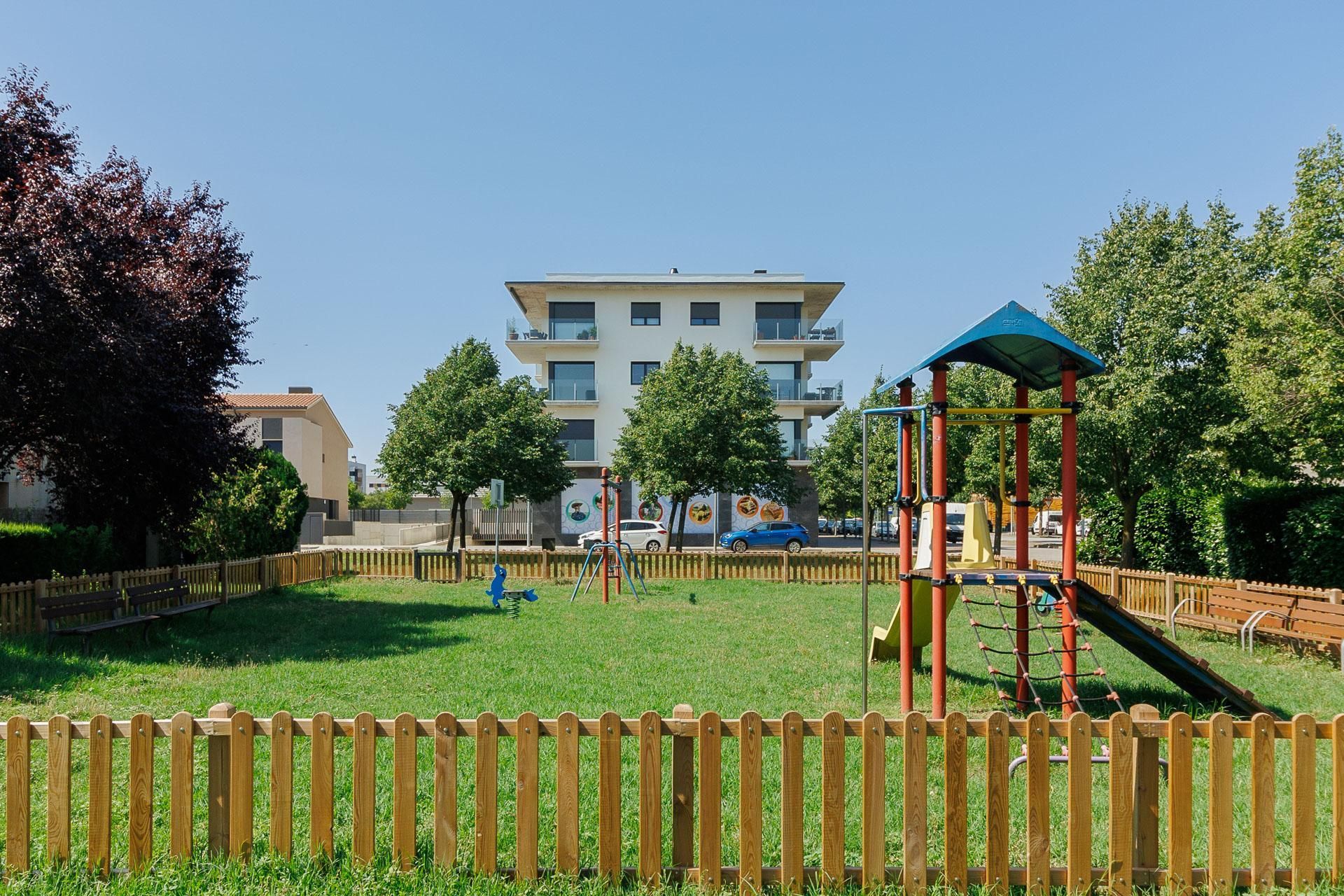 Exterior view of Flat for sale in Vilablareix  with Heating, Private garden and Swimming Pool