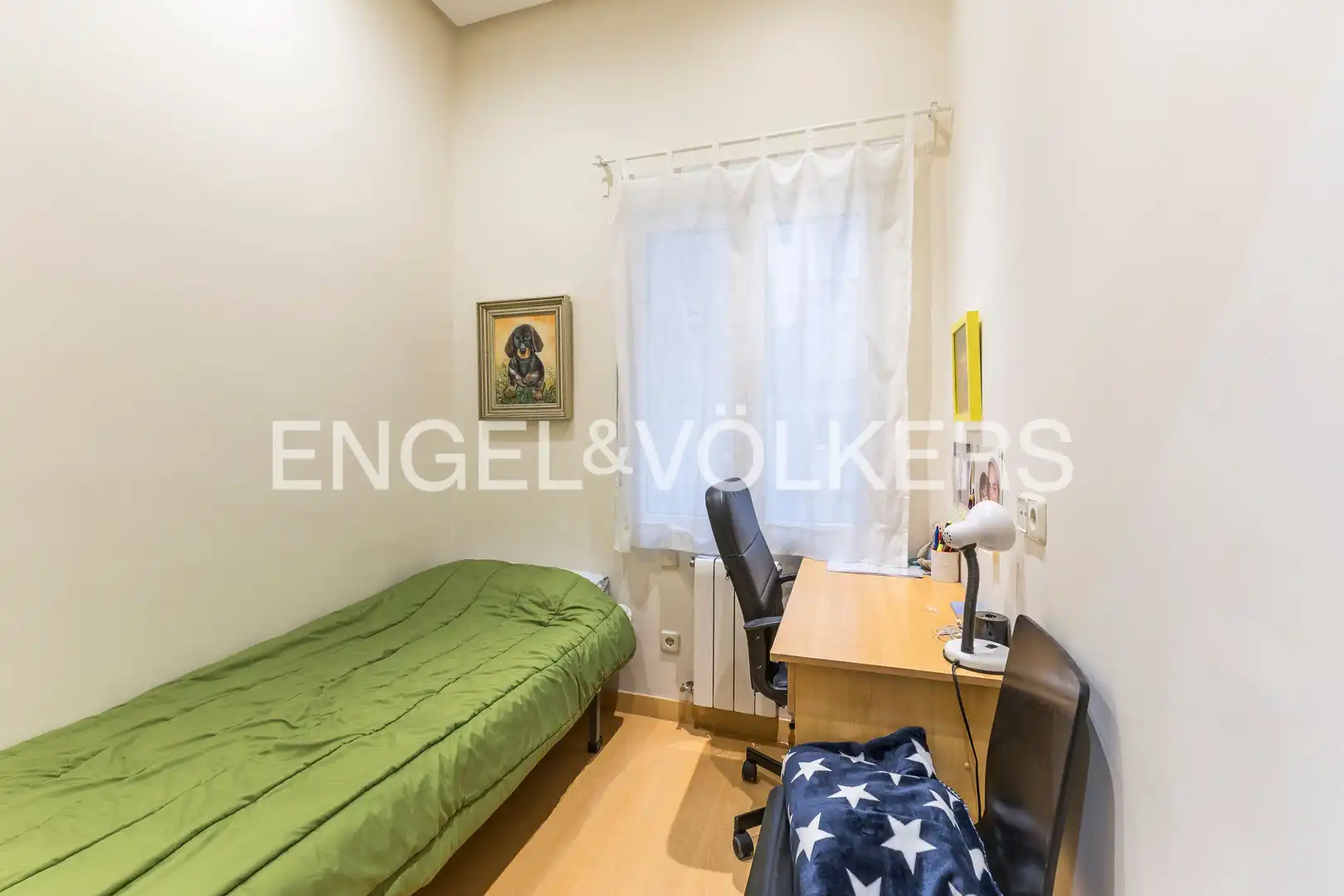 Dormitori de Apartament de lloguer en Madrid amb Aire condicionat i Calefacció