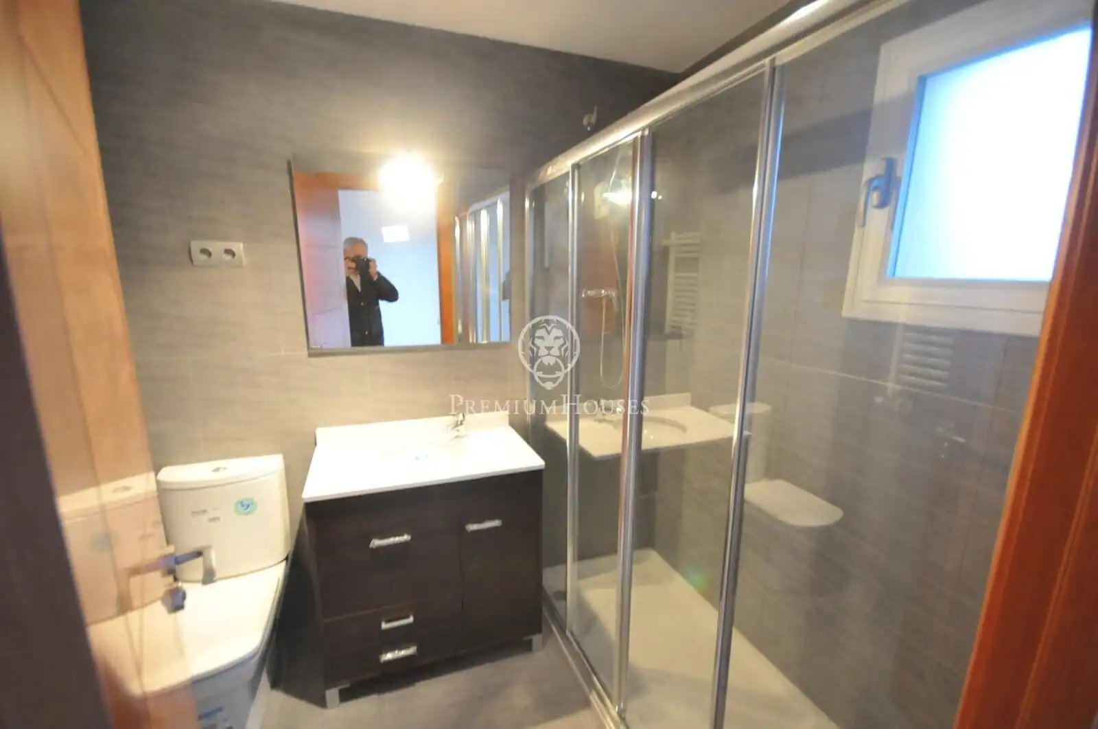 Bathroom of Flat for sale in Barcelona  with Terrace, Storage room and Balcony
